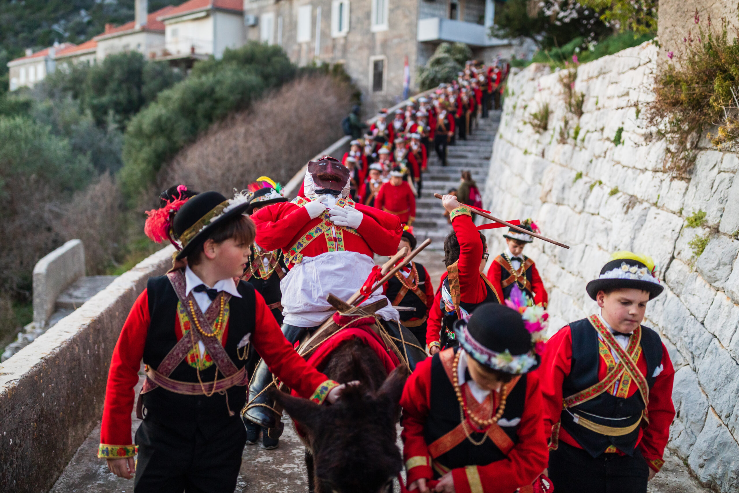 Pročitajte više o članku LASTOVSKI POKLAD upisan u UNESCO-ov Registar dobrih praksi očuvanja nematerijalne kulturne baštine svijeta